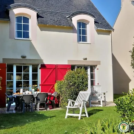 Maison E4: Beachfront Retreat With Garden And Pool * Guilvinec