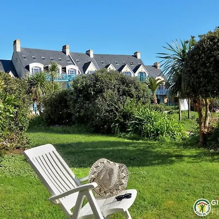 Maison E4: Beachfront Retreat With Garden And Pool Holiday home *